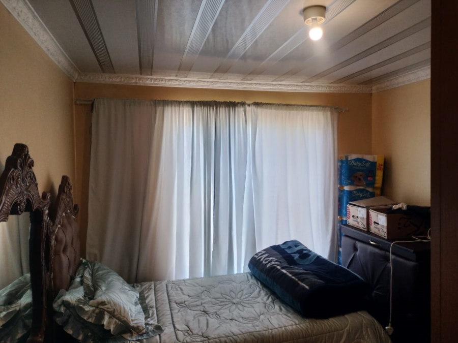 3 Bedroom Property for Sale in Molifi Tau Kloof Free State